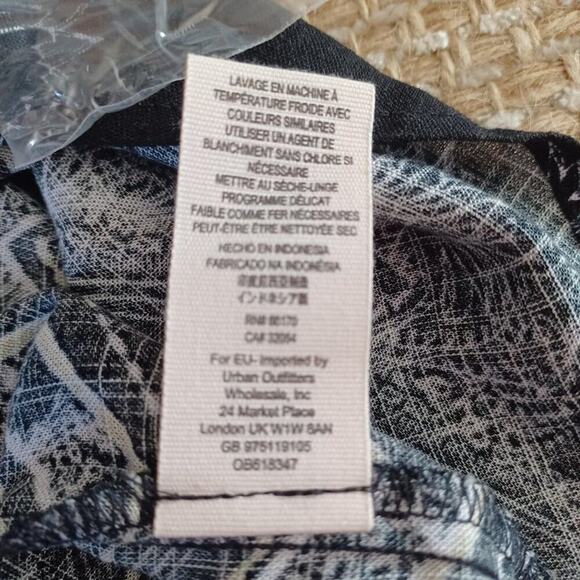 Free People Walking on a Dream Tunic Top Black White S NWOT - Picture 9 of 10